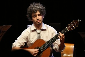 Leandro Fortes, instrumentista, produtor e educador